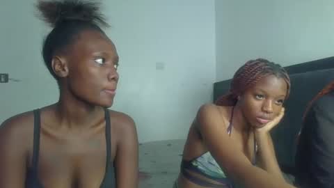 Snapshot of peach_ebonny chatting on May 31, 2026, 6:20 pm peach_ebonny online show from May 31, 2026, 6:20 pm