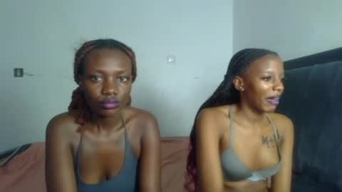 Snapshot of peach_ebonny chatting on June 19, 2026, 9:35 am peach_ebonny online show from June 19, 2026, 9:35 am