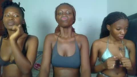 Snapshot of peach_ebonny chatting on June 25, 2026, 5:34 am peach_ebonny online show from June 25, 2026, 5:34 am