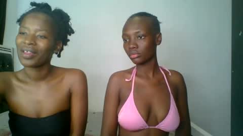 Snapshot of peach_ebonny chatting on August 2, 2026, 10:14 am peach_ebonny online show from August 2, 2026, 10:14 am