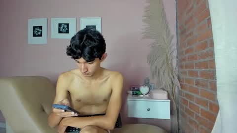 Snapshot of peach_tyron chatting on February 1, 2025, 11:06 pm peach tyron online show from February 1, 2025, 11:06 pm