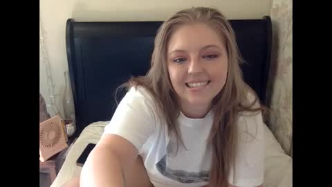 Snapshot of peachritual chatting on September 11, 2025, 8:31 pm PeachRitual online show from September 11, 2025, 8:31 pm