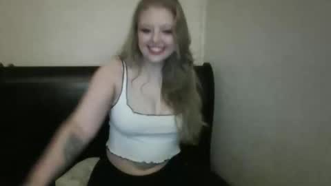 Snapshot of peachritual chatting on December 1, 2025, 12:59 am PeachRitual online show from December 1, 2025, 12:59 am