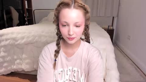 Snapshot of peachvibes chatting on November 26, 2025, 4:57 am Lili online show from November 26, 2025, 4:57 am