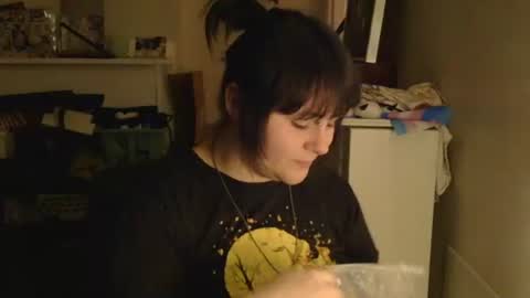 Snapshot of peakobunny chatting on December 15, 2025, 11:09 pm peakobunny online show from December 15, 2025, 11:09 pm