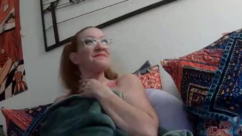 Snapshot of peanutbutterandjealous1 chatting on May 6, 2026, 2:08 am peanutbutterandjealous1 online show from May 6, 2026, 2:08 am