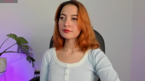 Snapshot of pear__moon chatting on May 25, 2026, 6:08 am LILLY online show from May 25, 2026, 6:08 am