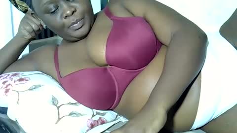 Snapshot of pearl_33 chatting on April 1, 2026, 1:41 pm Keci online show from April 1, 2026, 1:41 pm