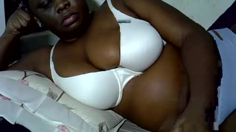 Snapshot of pearl_33 chatting on April 13, 2026, 3:17 pm Keci online show from April 13, 2026, 3:17 pm