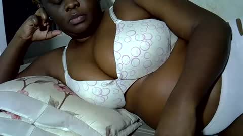 Snapshot of pearl_33 chatting on April 17, 2026, 10:57 pm Keci online show from April 17, 2026, 10:57 pm