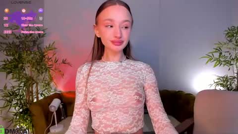 Snapshot of pearl_bloom chatting on May 21, 2026, 1:23 am Sex Leah online show from May 21, 2026, 1:23 am