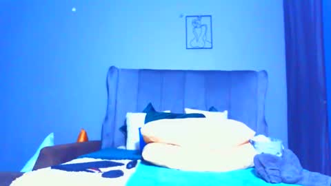 Snapshot of pearlblu38 chatting on April 20, 2026, 9:27 pm Pearl online show from April 20, 2026, 9:27 pm
