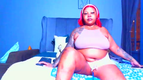Snapshot of pearlblu38 chatting on April 29, 2026, 10:27 pm Pearl online show from April 29, 2026, 10:27 pm