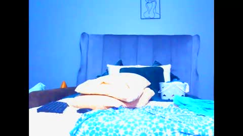 Snapshot of pearlblu38 chatting on April 30, 2026, 9:19 pm Pearl online show from April 30, 2026, 9:19 pm