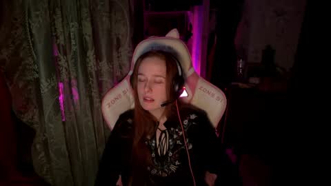 Snapshot of pearlprincess_ chatting on April 28, 2026, 2:27 am Adelina online show from April 28, 2026, 2:27 am