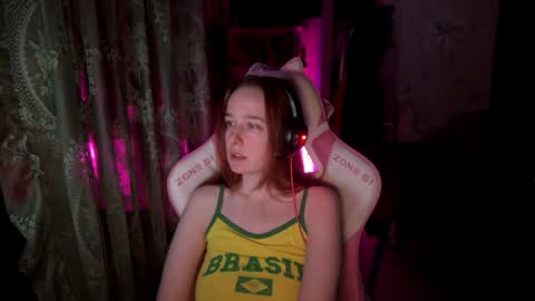 Snapshot of pearlprincess_ chatting on May 1, 2026, 1:43 am Adelina online show from May 1, 2026, 1:43 am
