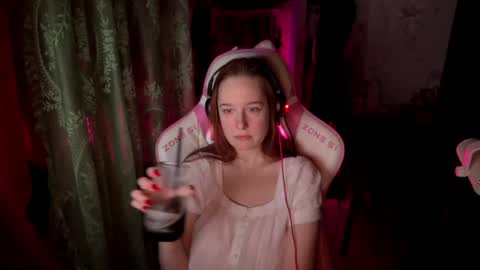Snapshot of pearlprincess_ chatting on May 5, 2026, 3:47 am Adelina online show from May 5, 2026, 3:47 am
