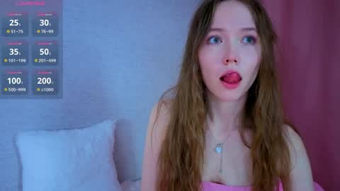 Snapshot of pearly_peach_ chatting on June 4, 2026, 6:14 pm pearly_peach_ online show from June 4, 2026, 6:14 pm