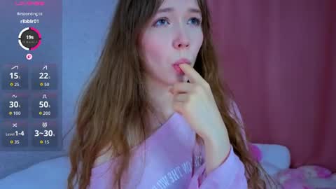 Snapshot of pearly_peach_ chatting on June 20, 2026, 12:14 am pearly_peach_ online show from June 20, 2026, 12:14 am