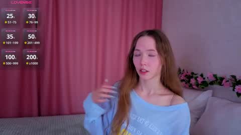 Snapshot of pearly_peach_ chatting on July 17, 2026, 12:17 am pearly_peach_ online show from July 17, 2026, 12:17 am