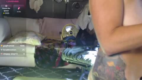 Snapshot of peekclimaxxx chatting on October 1, 2025, 2:12 pm NEXT CHILL SESH 1130 930pm -ish PEEK online show from October 1, 2025, 2:12 pm