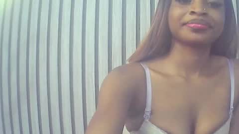 Lizzy online show from December 5, 2025, 2:03 pm