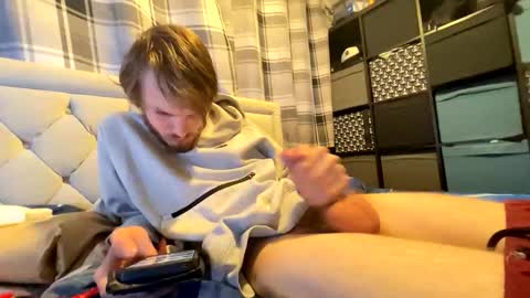 Penguin online show from October 7, 2025, 5:21 pm