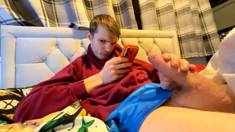 Penguin online show from December 15, 2025, 7:40 pm