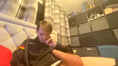 Penguin online show from February 19, 2026, 10:17 pm