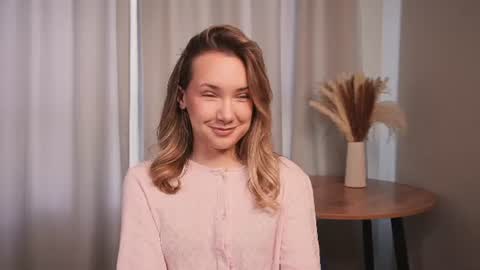 im Kira today is my 1st day here 3 online show from June 20, 2026, 4:37 am