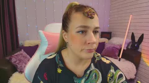 Dia  online show from February 16, 2025, 9:27 pm