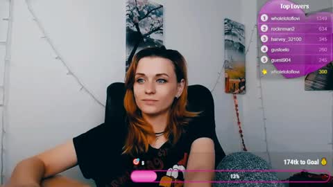 Mia online show from May 10, 2026, 5:23 am