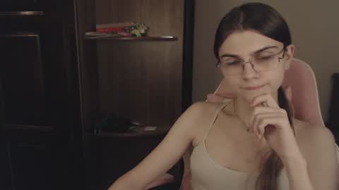 Farida online show from February 7, 2025, 7:49 pm