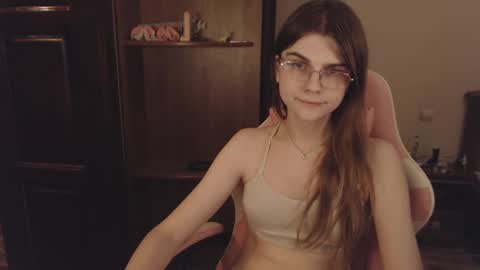 Farida online show from March 9, 2025, 8:42 pm