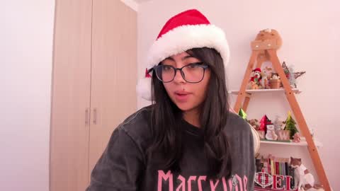 Snapshot of perfect__ana chatting on December 10, 2024, 2:28 pm Sarah Ana Banana online show from December 10, 2024, 2:28 pm