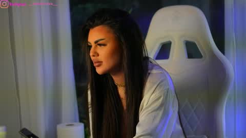 Snapshot of perfectt33n chatting on December 3, 2024, 9:11 am Dee online show from December 3, 2024, 9:11 am