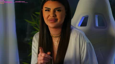 Snapshot of perfectt33n chatting on December 5, 2024, 1:06 pm Dee online show from December 5, 2024, 1:06 pm