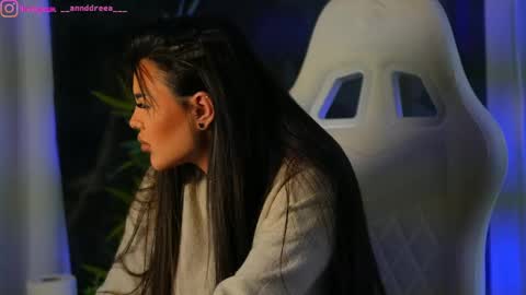 Snapshot of perfectt33n chatting on December 7, 2024, 10:01 am Dee online show from December 7, 2024, 10:01 am