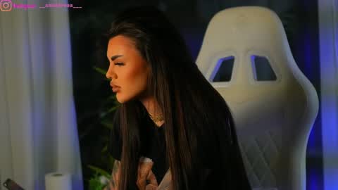 Snapshot of perfectt33n chatting on December 9, 2024, 8:33 am Dee online show from December 9, 2024, 8:33 am