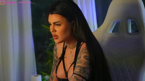 Snapshot of perfectt33n chatting on December 11, 2024, 12:02 pm Dee online show from December 11, 2024, 12:02 pm