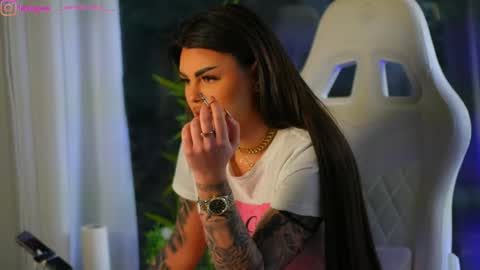 Snapshot of perfectt33n chatting on December 16, 2024, 9:24 am Dee online show from December 16, 2024, 9:24 am