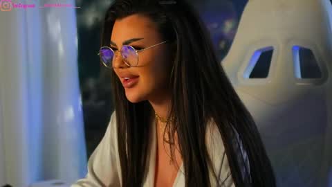 Snapshot of perfectt33n chatting on December 18, 2024, 11:34 am Dee online show from December 18, 2024, 11:34 am