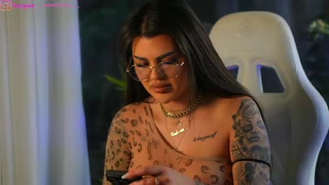 Snapshot of perfectt33n chatting on December 20, 2024, 9:21 am Dee online show from December 20, 2024, 9:21 am