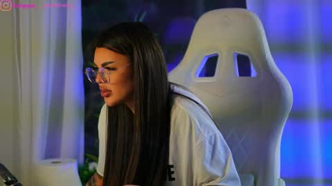 Snapshot of perfectt33n chatting on January 20, 2025, 8:30 am Dee online show from January 20, 2025, 8:30 am