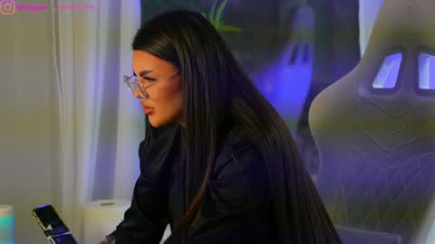 Snapshot of perfectt33n chatting on January 24, 2025, 9:49 am Dee online show from January 24, 2025, 9:49 am