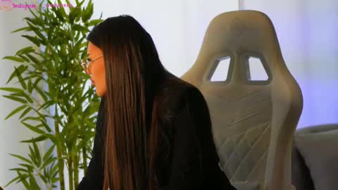 Snapshot of perfectt33n chatting on February 13, 2025, 9:09 am Dee online show from February 13, 2025, 9:09 am