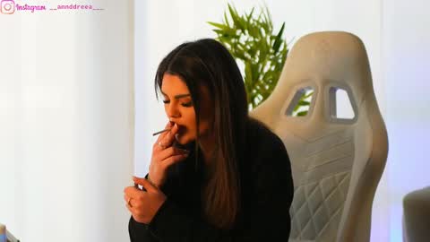 Snapshot of perfectt33n chatting on February 20, 2025, 9:33 am Dee online show from February 20, 2025, 9:33 am