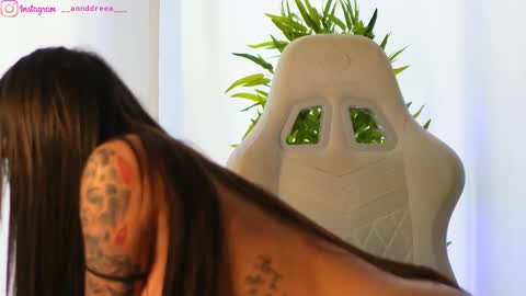 Snapshot of perfectt33n chatting on February 22, 2025, 9:34 am Dee online show from February 22, 2025, 9:34 am