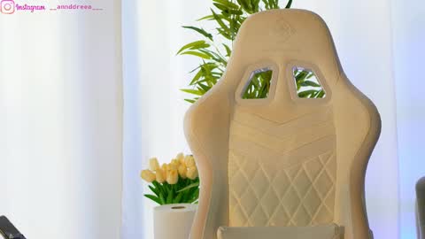 Snapshot of perfectt33n chatting on February 24, 2025, 9:43 am Dee online show from February 24, 2025, 9:43 am