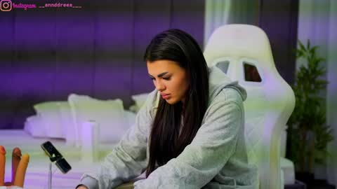 Snapshot of perfectt33n chatting on October 8, 2025, 3:09 pm Dee online show from October 8, 2025, 3:09 pm